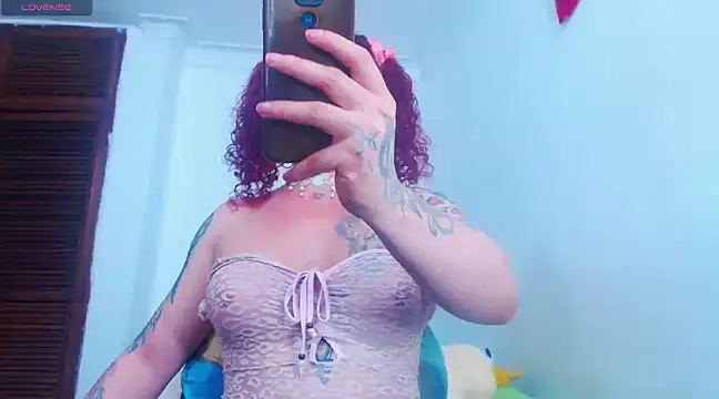 Skarleth77 online show from 18, 3, 2025