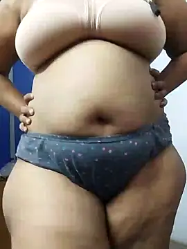 Snapshot of susmithasushi81 chatting on 5, 1, 2025 susmithasushi81 online show from 5, 1, 2025