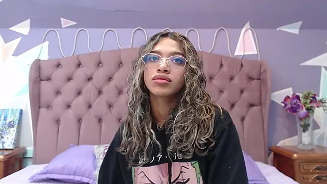 BritneyCollins online show from 12, 3, 2025