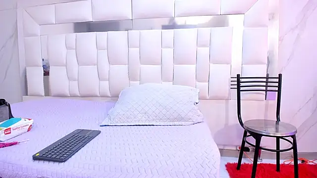 BritneyCollins online show from 5, 11, 2025