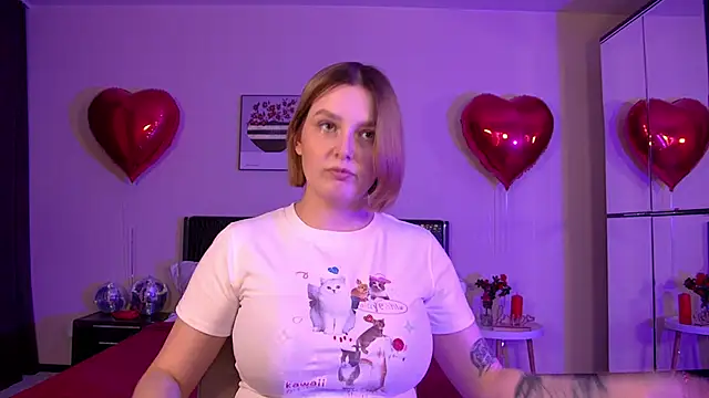 Snapshot of DianeMills chatting on 19, 2, 2025 DianeMills online show from 19, 2, 2025