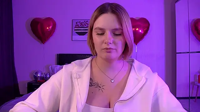 Snapshot of DianeMills chatting on 26, 2, 2025 DianeMills online show from 26, 2, 2025