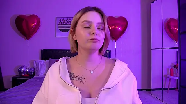 Snapshot of DianeMills chatting on 27, 2, 2025 DianeMills online show from 27, 2, 2025