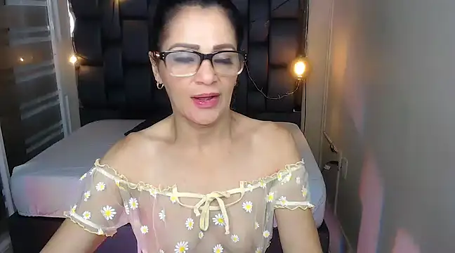Snapshot of margot_smith_ chatting on 6, 3, 2025 margot smith online show from 6, 3, 2025