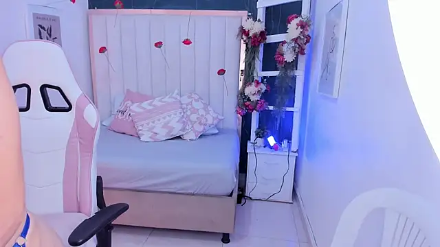 margot smith  online show from 27, 2, 2026