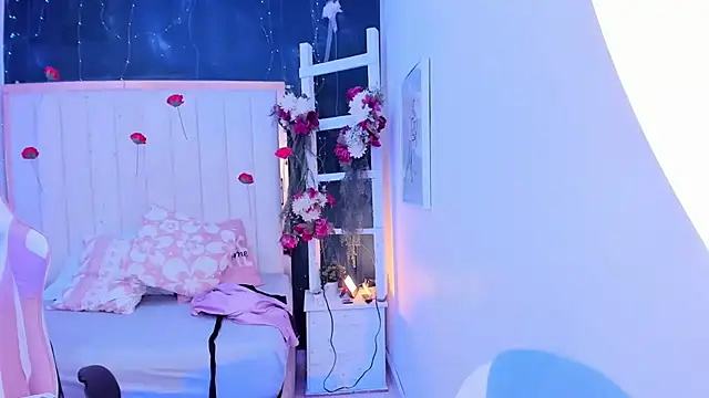 margot smith  online show from 4, 3, 2026