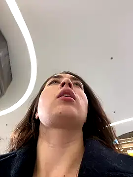 Holly Play online show from 5, 12, 2024