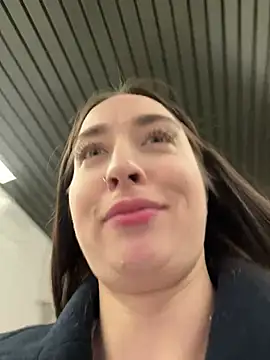 Holly Play online show from 18, 12, 2024