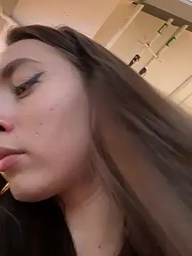 Holly Play online show from 14, 1, 2025