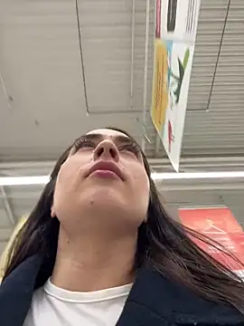 Holly Play online show from 19, 2, 2025