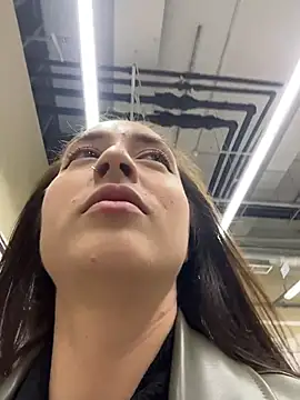 Holly Play online show from 30, 10, 2025