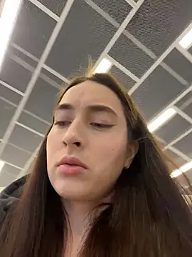 Holly Play online show from 3, 3, 2026