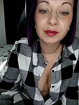 Chaudesquirt online show from 5, 2, 2025