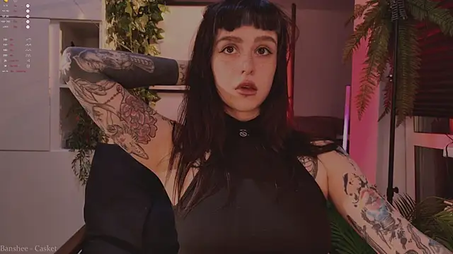 MichaellaMoon online show from 21, 11, 2025