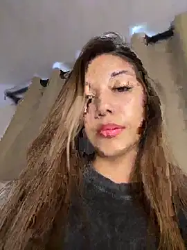 Snapshot of Iris_lee chatting on 8, 10, 2025 Iris lee online show from 8, 10, 2025