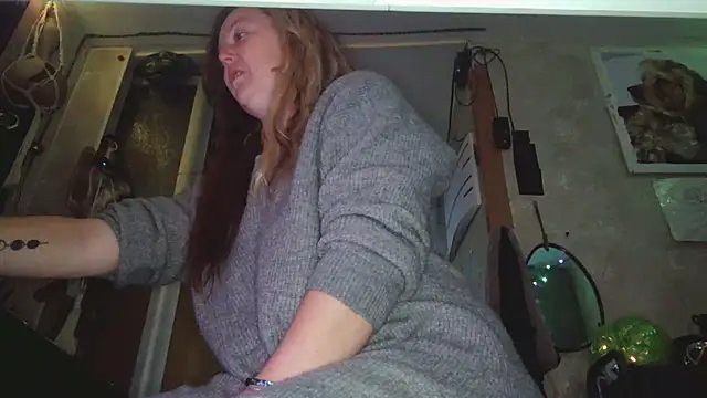 Snapshot of Lyrann89 chatting on 1, 12, 2025 Lyrann89 online show from 1, 12, 2025