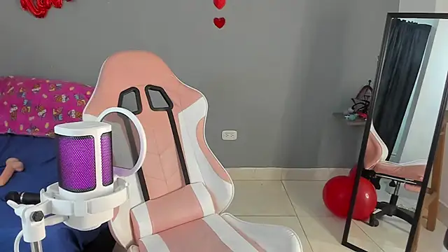 nicol jone1 online show from 13, 2, 2025