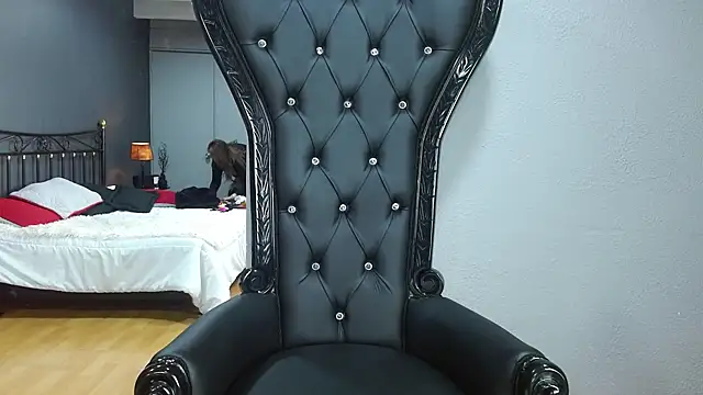 Snapshot of MelaniaKnauss chatting on 5, 12, 2024 MelaniaKnauss online show from 5, 12, 2024