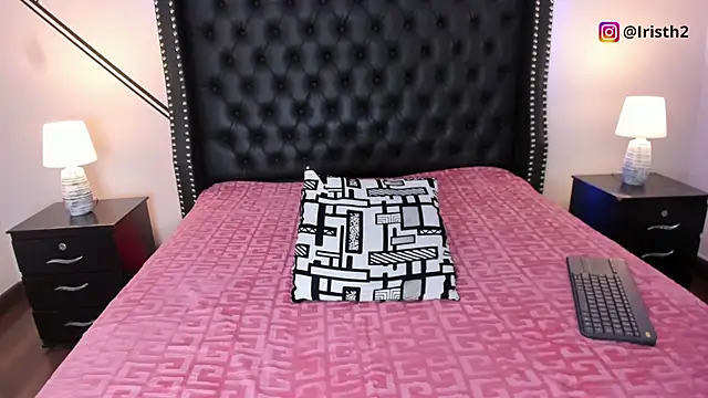 Iris Thompson  online show from 9, 3, 2025