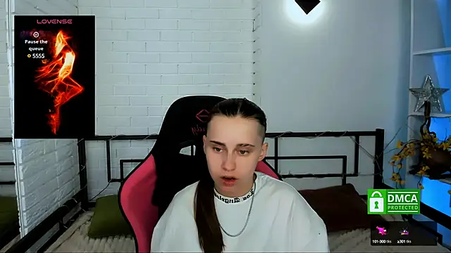 Snapshot of Dolly__Queen_ chatting on 19, 12, 2024 Dolly Queen online show from 19, 12, 2024