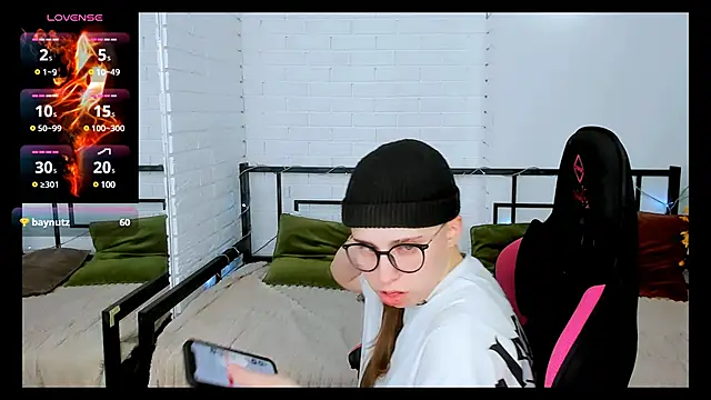 Snapshot of Dolly__Queen_ chatting on 24, 12, 2024 Dolly Queen online show from 24, 12, 2024