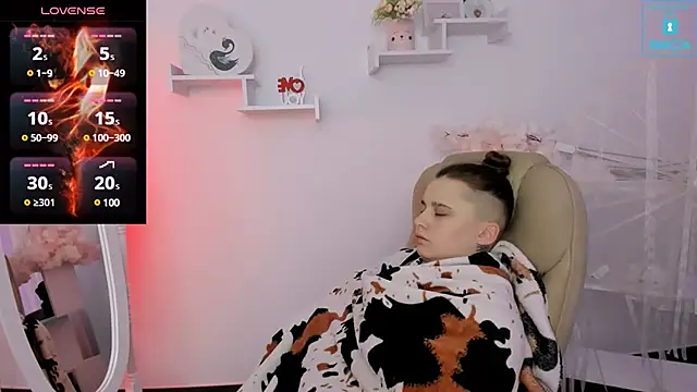 Snapshot of Dolly__Queen_ chatting on 31, 1, 2025 Dolly Queen online show from 31, 1, 2025