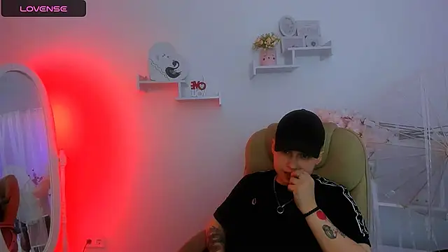 Snapshot of Dolly__Queen_ chatting on 13, 2, 2025 Dolly Queen online show from 13, 2, 2025