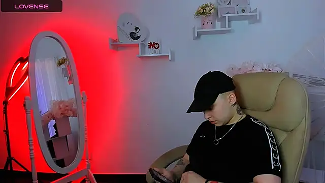 Snapshot of Dolly__Queen_ chatting on 15, 2, 2025 Dolly Queen online show from 15, 2, 2025