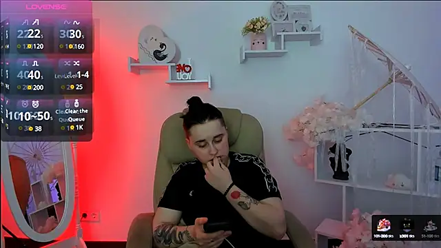 Snapshot of Dolly__Queen_ chatting on 4, 3, 2025 Dolly Queen online show from 4, 3, 2025