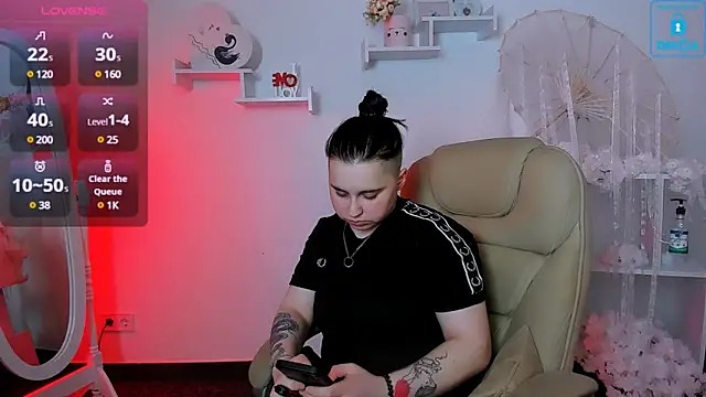 Snapshot of Dolly__Queen_ chatting on 19, 3, 2025 Dolly Queen online show from 19, 3, 2025