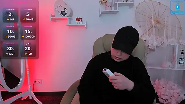 Snapshot of Dolly__Queen_ chatting on 19, 3, 2025 Dolly Queen online show from 19, 3, 2025