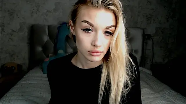 Ella Milla online show from 15, 4, 2026