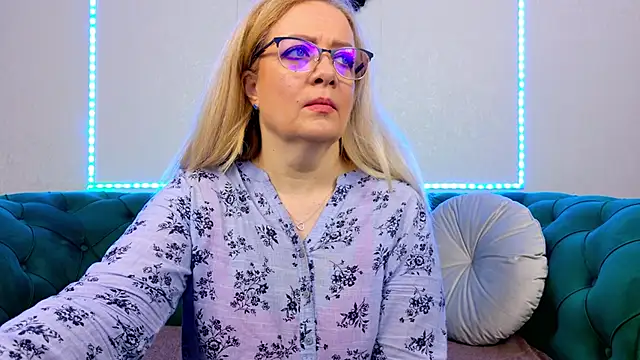 IvanaCharm online show from 1, 6, 2026
