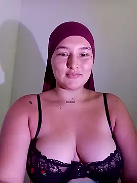 Snapshot of Celeste_camila18 chatting on 9, 9, 2025 Celeste camila18 online show from 9, 9, 2025