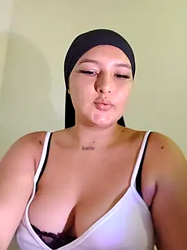 Snapshot of Celeste_camila18 chatting on 18, 9, 2025 Celeste camila18 online show from 18, 9, 2025