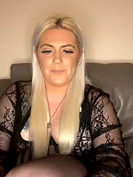 Blondiee3088 online show from 3, 12, 2024