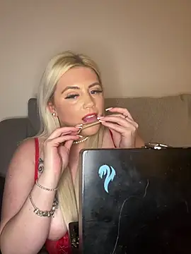 Blondiee3088 online show from 9, 12, 2024