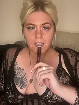 Blondiee3088 online show from 11, 1, 2025