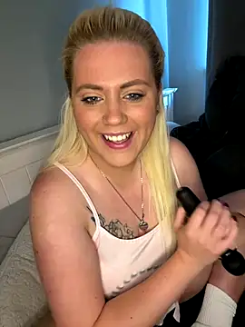 Blondiee3088 online show from 28, 10, 2025