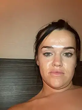 English-Chloe96 online show from 4, 3, 2025