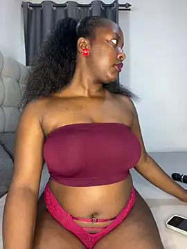 Snapshot of prettiepearl chatting on 5, 5, 2026 prettiepearl online show from 5, 5, 2026