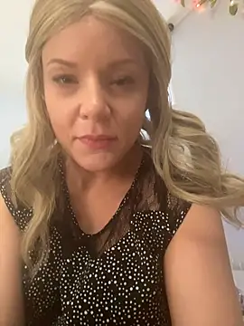 EllaSnow online show from 6, 4, 2026