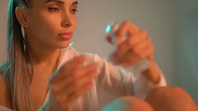 Mila May  online show from 13, 9, 2025