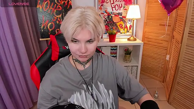 Snapshot of mekurisu chatting on 4, 3, 2025 mekurisu online show from 4, 3, 2025