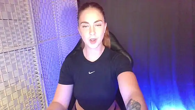 Snapshot of KayleyxEmily chatting on 3, 11, 2025 KayleyxEmily online show from 3, 11, 2025