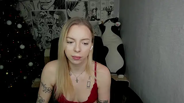 Snapshot of Martha_Cameron chatting on 18, 12, 2024 Martha Cameron online show from 18, 12, 2024