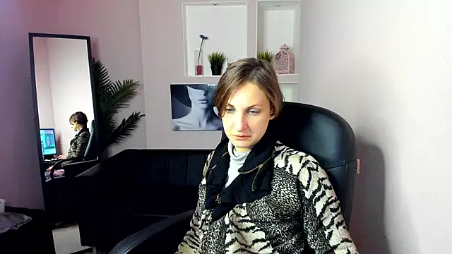Snapshot of AuroraScript chatting on 19, 12, 2024 AuroraScript online show from 19, 12, 2024