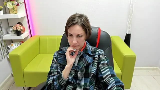Snapshot of AuroraScript chatting on 27, 12, 2024 AuroraScript online show from 27, 12, 2024