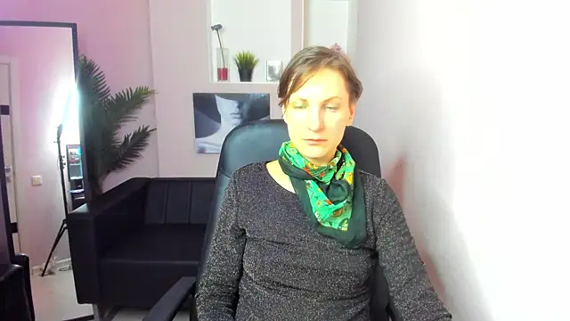 Snapshot of AuroraScript chatting on 23, 2, 2025 AuroraScript online show from 23, 2, 2025