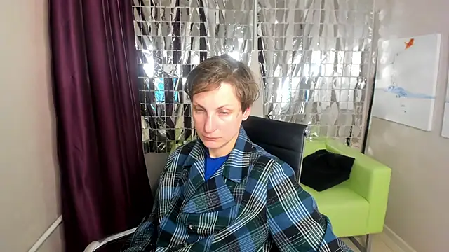 Snapshot of AuroraScript chatting on 23, 3, 2025 AuroraScript online show from 23, 3, 2025